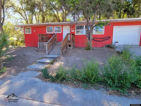 606 N 10th E St, Riverton, WY 82501