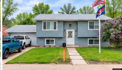 1718 Cardinal St, Worland, WY 82401