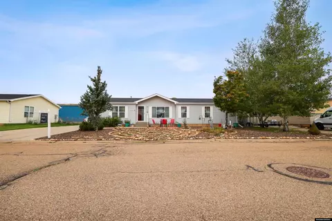 635 Knotty Pine Dr, Evanston, WY 82930