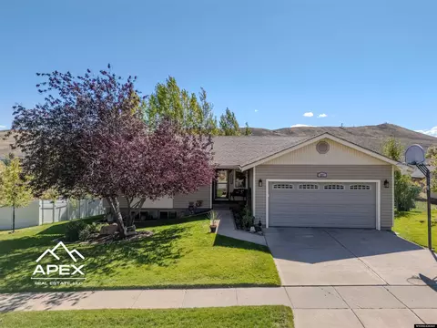 207 Bodine Dr, Evanston, WY 82930