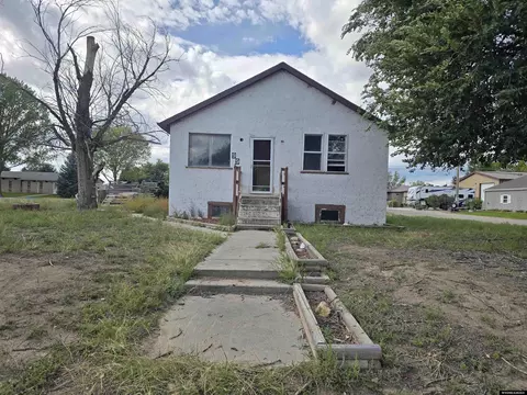 99 N Iowa St, Guernsey, WY 82214