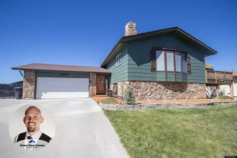 3684 Ridgecrest Dr, Casper, WY 82604