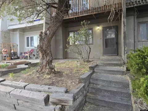 784 Badger Ln, Mills, WY 82644
