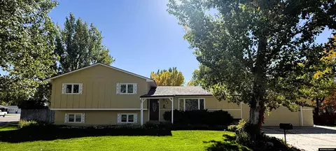 1700 Crest Way, Worland, WY 82401
