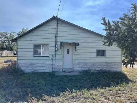 598 W Laramie St, Guernsey, WY 82214