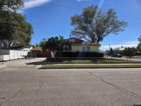 1102 9th St, Rock Springs, WY 82901