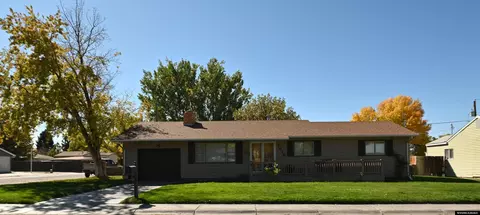 1616 Culbertson Ave, Worland, WY 82401