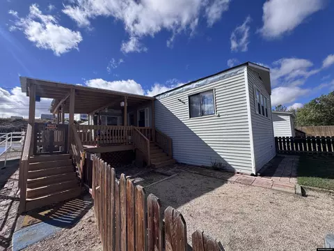 534 W Miller St, Rawlins, WY 82301