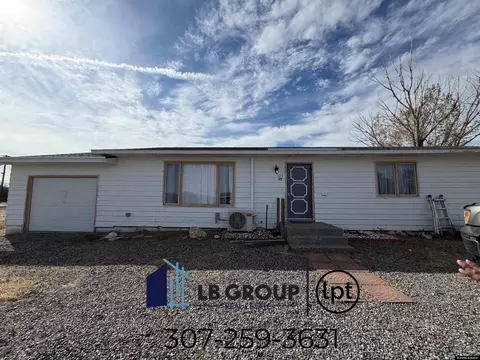 107 W 6th St, Shoshoni, WY 82649
