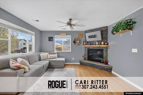 Living - 3493 Applegate Dr, Casper, WY 82604 photo 2 of 3