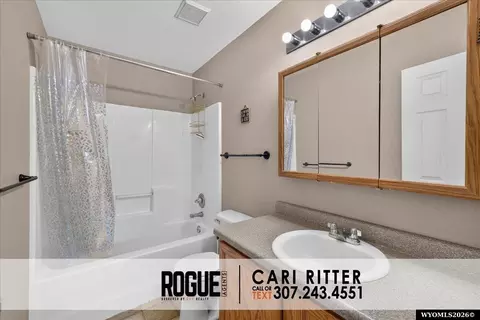 Bath - 3493 Applegate Dr, Casper, WY 82604 photo 3 of 3