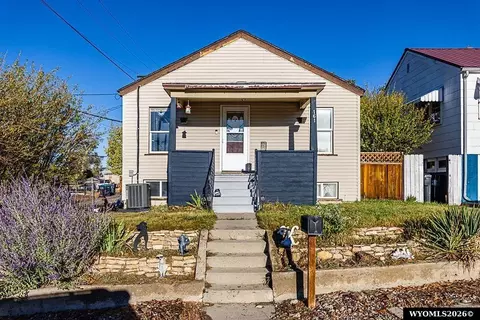 161 N 6th West St, Green River, WY 82935