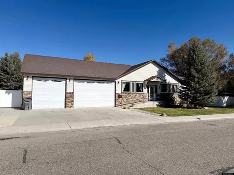 2315 Cripple Creek Dr, Rock Springs, WY 82901