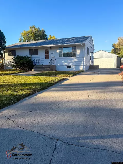 1006 E Pershing Ave, Riverton, WY 82501