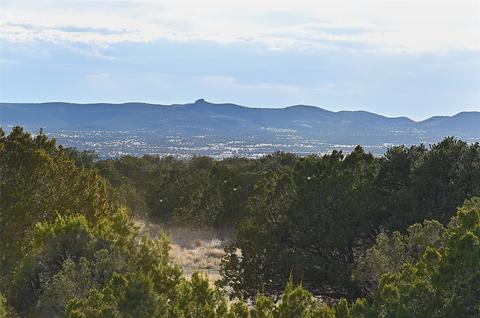 18 Via La Luna, Santa Fe, NM 87506