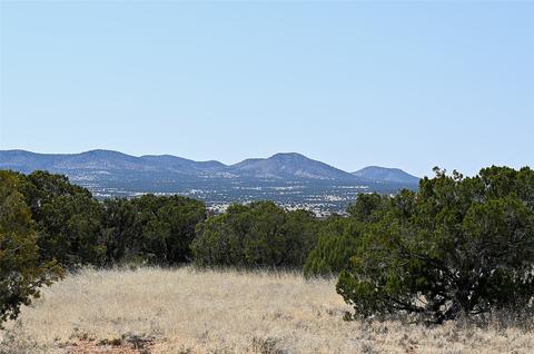 12 S Via Aria, Santa Fe, NM 87506