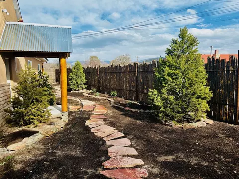 628 A State Road 76, Chimayo, NM 87522