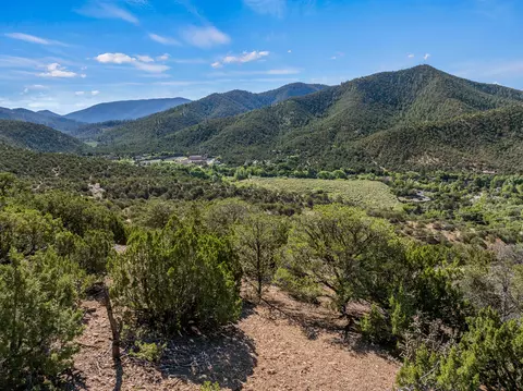 1677 Cerro Gordo #19, Santa Fe, NM 87501