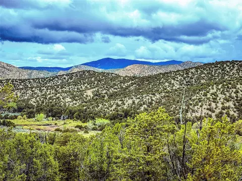 623 County Road 69 # B, Ojo Sarco, NM 87521