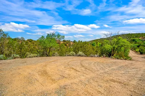 1201 Bandolina Rd # -B, Santa Fe, NM 87501