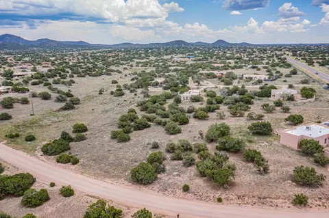 15 Dovela Rd, Santa Fe, NM 87508