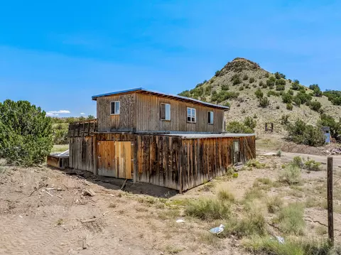 131 Via Sol Estrella #A, Madrid, NM 87010