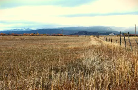 6484 Hwy, Tierra Amarilla, NM 87575