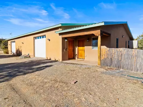 4 Red Hills Ln, Santa Fe, NM 87505