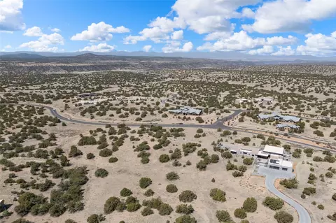 21 Via De Las Yeguas, Santa Fe, NM 87506