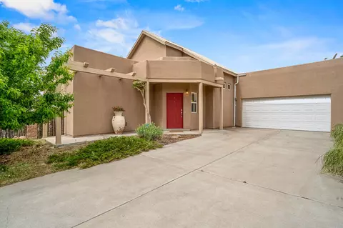 4548 Contenta Rdg, Santa Fe, NM 87507