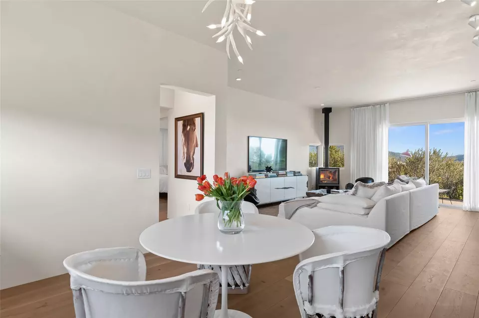 Dining - 2916 Aspen Vw, Santa Fe, NM 87506 photo 2 of 2