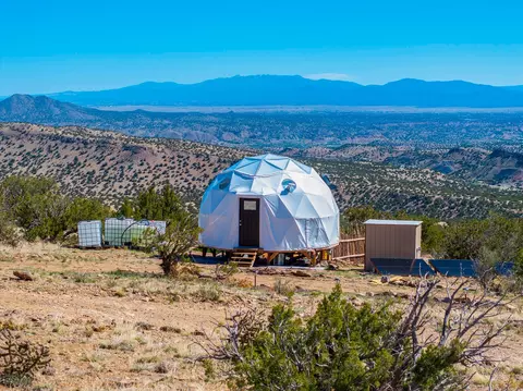 0 Grateful, Madrid, NM 87010
