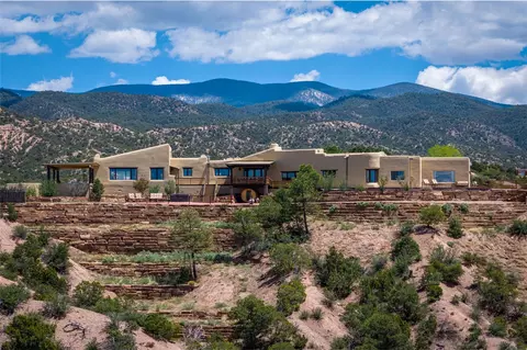 40 Camino De Milagro # B, Santa Fe, NM 87506