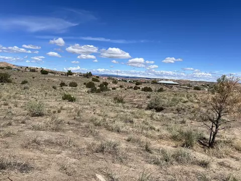 17 Avenida De Molino, Espanola, NM 87532