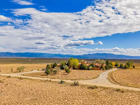 24070 W Us-64, El Prado, NM 87529