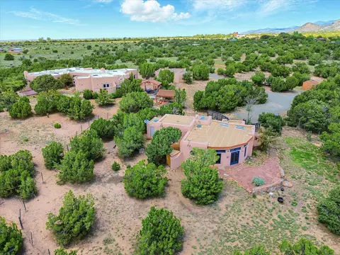 31 Ab Hondo Trl, Santa Fe, NM 87508
