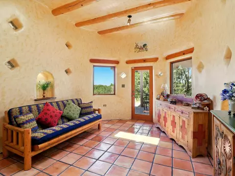 31 Ab Hondo Trl, Santa Fe, NM 87508