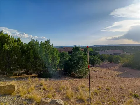 11 Camino Ventura, Santa Fe, NM 87507