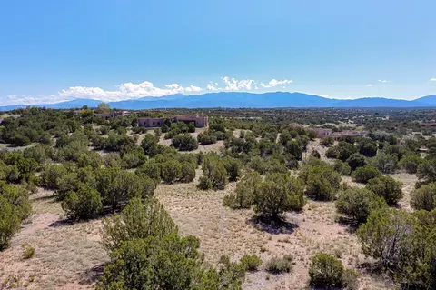 20 Honeysuckle Cir, Santa Fe, NM 87506