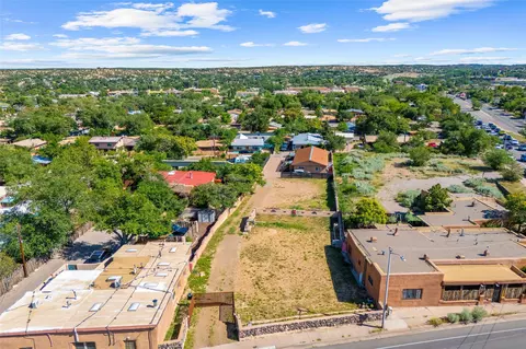 903 Agua Fria, Santa Fe, NM 87501