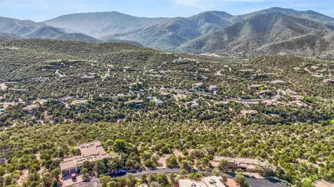 830 Vista Canada Ln, Santa Fe, NM 87501