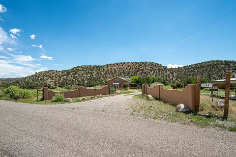 144 Nm Highway 341, La Madera, NM 87539