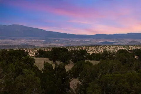 42 Via Del Caballo, Santa Fe, NM 87506