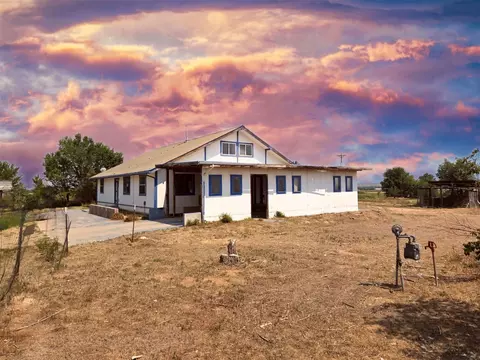 128 Chanclas Ln, Taos, NM 87571