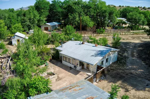 335 County Rd 142 # B, Medanales, NM 87548
