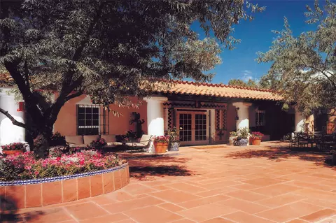 1379 Canyon Rd, Santa Fe, NM 87501