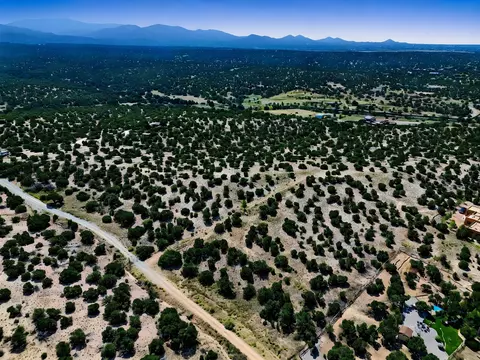 74 76 Lluvia De Oro, Santa Fe, NM 87506