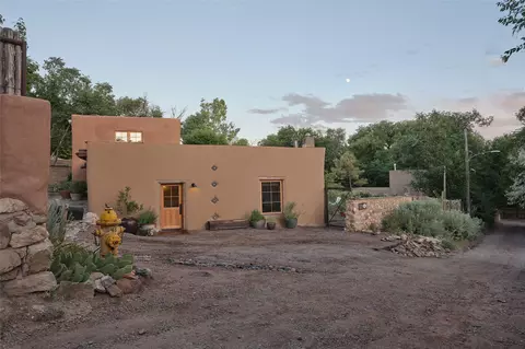 220 Rodriguez, Santa Fe, NM 87501