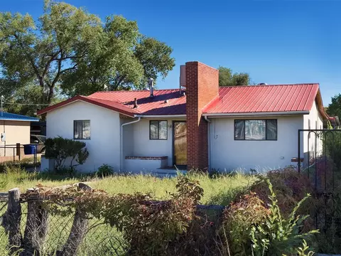 608 E Hill St, Espanola, NM 87532