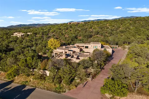 1056 Sierra Del Norte, Santa Fe, NM 87501